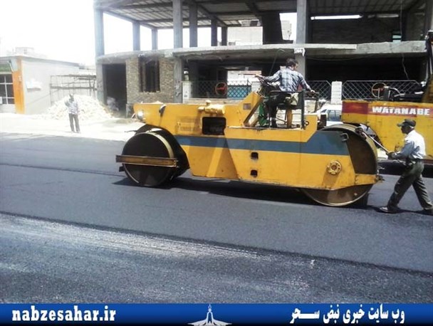 آسفالت ریزی در خرمدره با منابع داخلی شهرداری+تصاویر