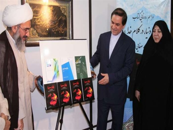 نوش‌آبادی: باید باور کنیم که هر چه داریم از قرآن داریم/ آیت‌الله صفایی بوشهری: استان بوشهر، از دیرباز استانی قرآنی بوده است