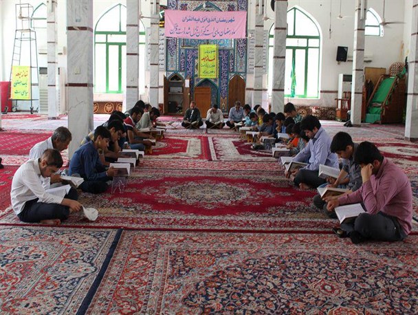 آیین جزء خوانی قرآن کریم هرروز در مسجد جامع گالیکش برگزار می‌شود + تصاویر