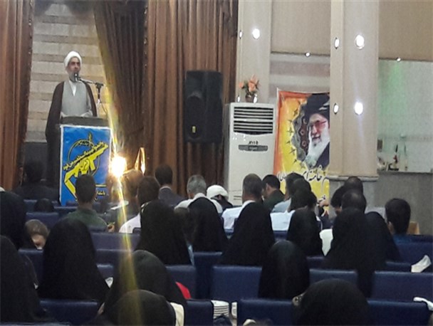 هدف دشمنان تکه تکه کردن امت اسلامی است
