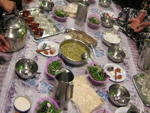 همدلی با سفره‌های ساده افطاری+عکس