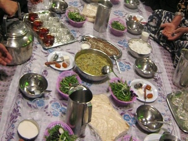 همدلی با سفره‌های ساده افطاری+عکس