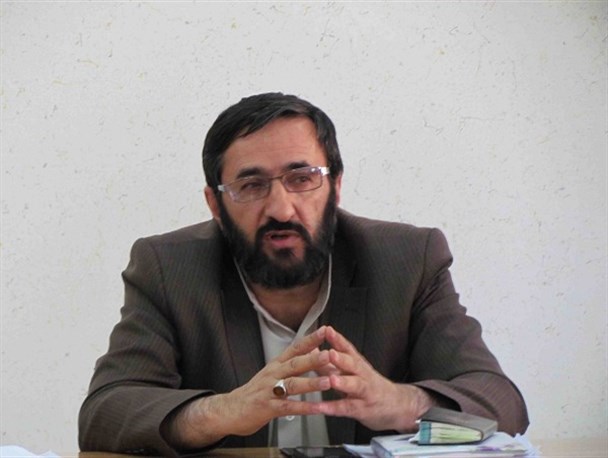 فرمان "آتش به اختیار" ایستادگی مقابل منکرات است/عده ای به جای مرهم نمک پاش زخم ها می شوند