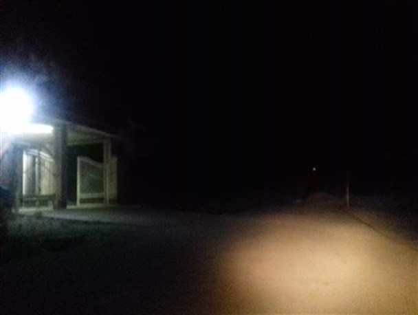 مسیر منتهی به کلیلینیک تخصصی اردل در تاریکی مطلق/مسئولین اداره برق بی‌خیال جان مردم