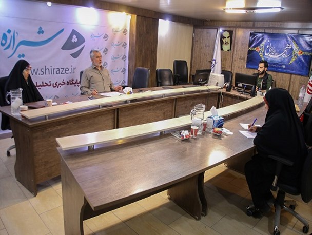 اقدامات گروه‌های جهادی، باعث تغییر نگاه مردم به مذهبی‌ها شد/ گروه جهادی رابط میان مردم و ارگان‌هاست/ کارهای جهادی را رزمایش پیش از ظهور می‌دانم