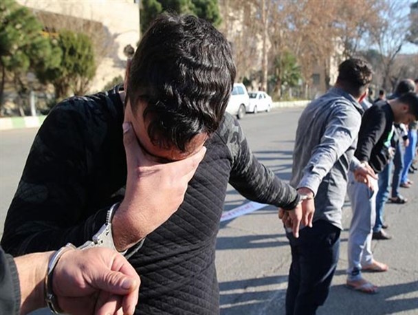 عبور خلافکاران مسلح از سد قانون/ بار ۲۷ دستگاه اجرایی بر دوش انتظامی