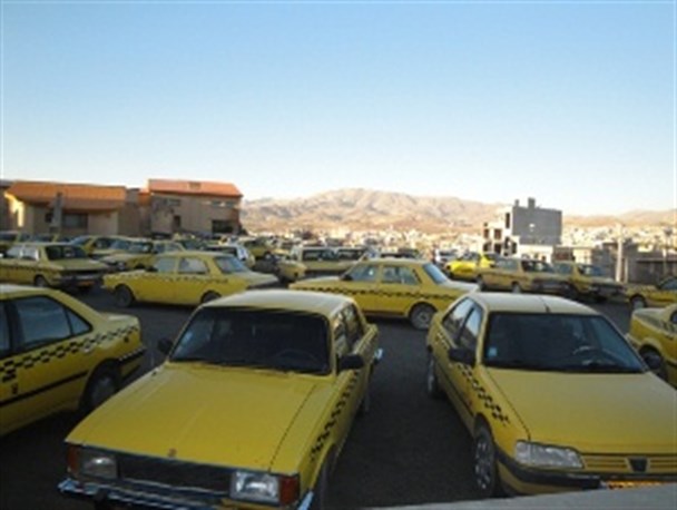 تجمع تاکسیرانان در مقابل شورای شهر اردبیل
