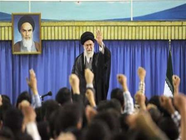 بعد از افطار کلی با سخنان و خاطرات ناب آقا انرژی گرفتیم