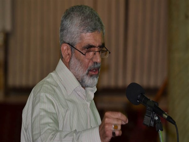 دولت تدبیر نمی‌دانست مدیرانش در این 3 سال چقدر حقوق می‌گیرند؟!/ انقلاب را در پیچ‌های تاریخی بسیج و سپاه نجات داده است