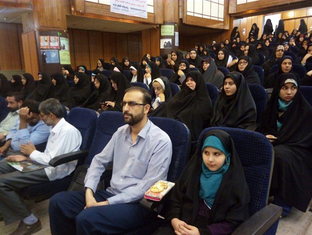 آگاه سازی در زمینه حجاب و عفاف ضرورت جامعه امروزی است