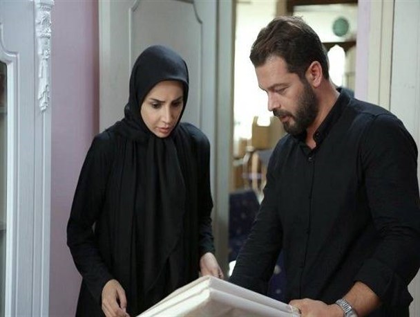 تغییر کارگردان «بیگانه‌ای با من است» در میانه راه/ آرش معیریان به جای احمد امینی