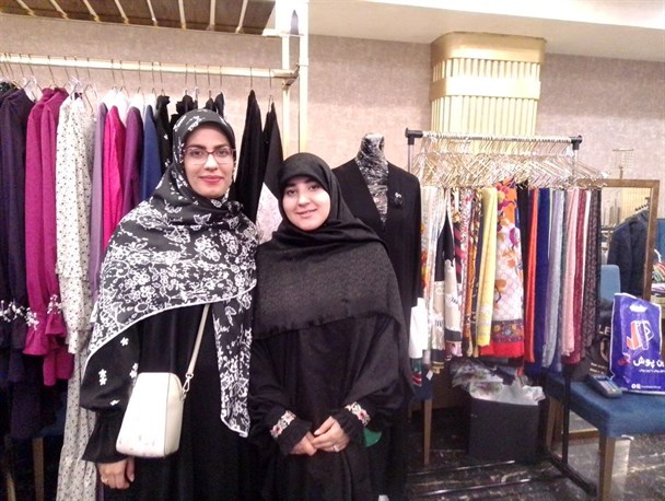 فقر پوشاک اسلامی در البرز ما را تشویق به تولید کرد/ ۹۵ درصد آثار آنلاین به فروش می رسند