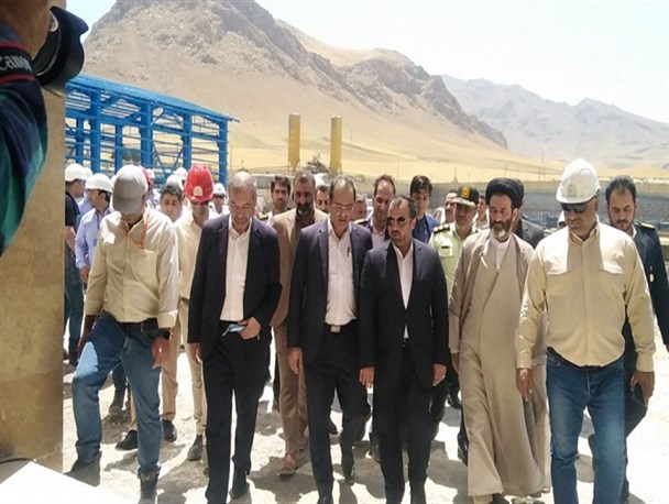 بازدید وزیر امور اقتصادی و دارایی از پتروشیمی سنقروکلیایی