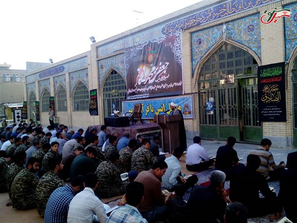 جدایی از قرآن و اهل بیت انحراف را در پی دارد