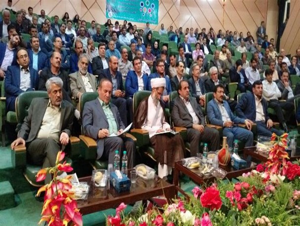 ​توسعه صنایع کوچک رمز توسعه اقتصاد در دهه آینده/تحقق توسعه اقتصاد همت مسئولان را می‌طلبد