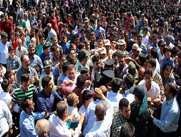 کاروان زیر سایه خورشید