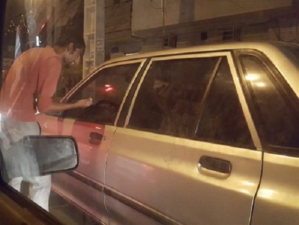 مانور متکدیان در چهار راه ها و ورودی های ماهشهر+تصاویر
