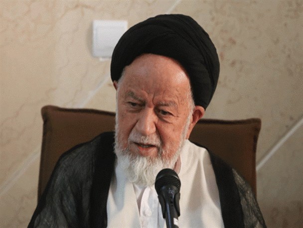 جوانان به تقویت اخلاق اسلامی اهتمام داشته باشند