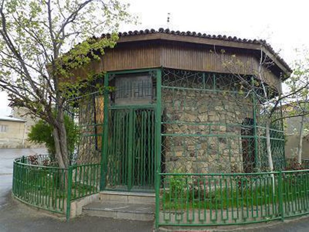 پیگیری آزادسازی زمین‌های اطراف مقبره پروفسور حسابی/ طرح اولیه برای تثبیت به کمیسیون ماده ۵ می رود