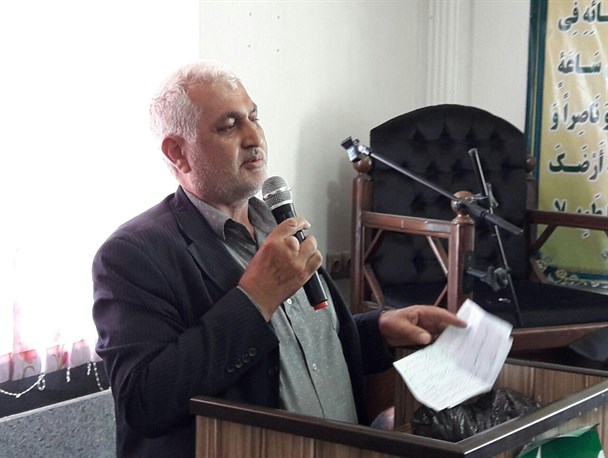 برخی مشخص نیست که مدیر انقلاب و نظامند یا مدافع منافع غربی ها در کشور