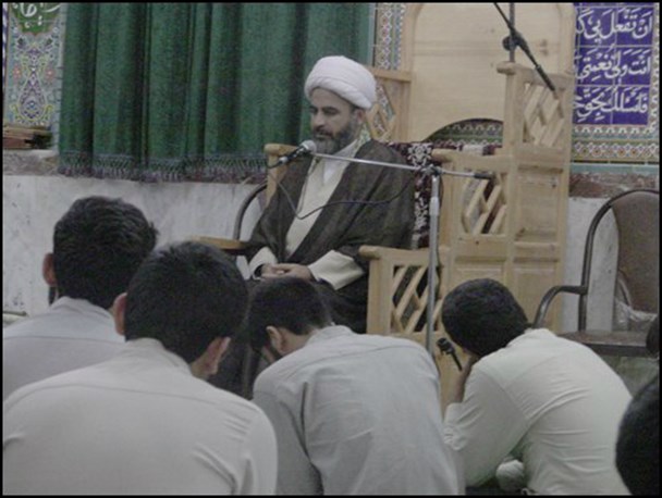 برگزاری درس اخلاق در مدرسه علمیه پیامبر اعظم(ص) خورموج+ تصاویر