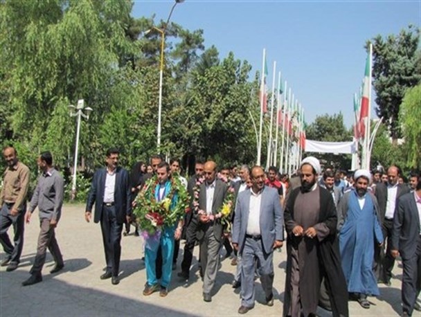 استقبال از قهرمان علی آبادی مسابقات کاراته آسیا+ تصاویر