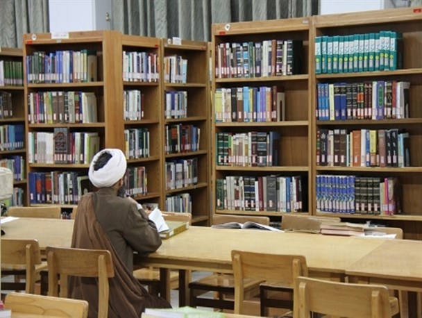 تهیه کتب درسی معضل بزرگ حوزه های علمیه استان