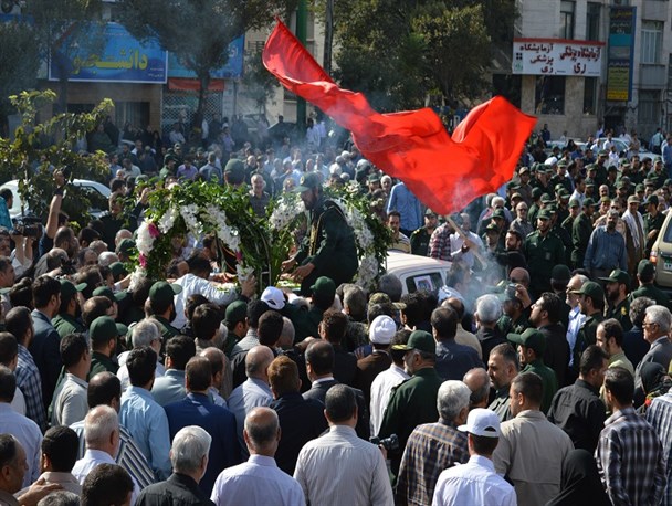 پیکر پاک سردار مدافع حرم، شهید احمد غلامی در شهرری تشییع شد
