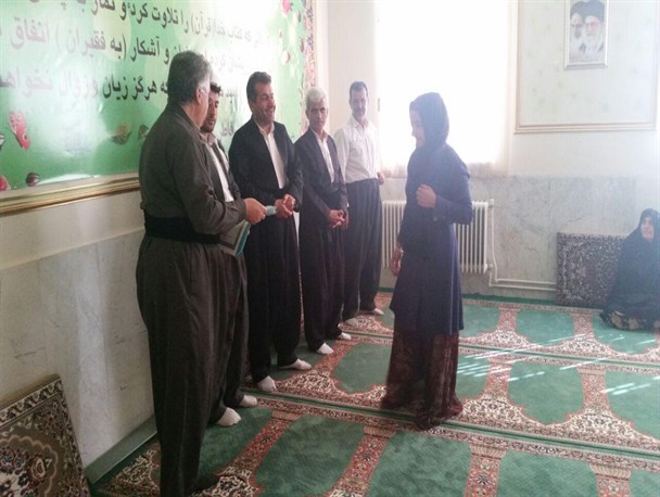سوادآموزان تحت پوشش کمیته امداد امام(ره) شهرستان پاوه تجلیل شدند