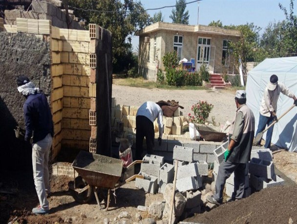 لباس سازندگی بر تن دانشجویان+ تصاویر