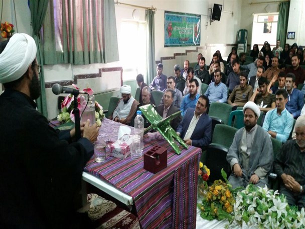 فضای مجازی انسان را از اجتماعی شدن در جامعه دور می‌کند