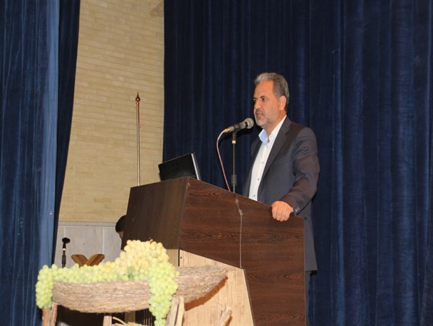 تکمیل پرونده ثبت جهانی انگور ملایر در فائو