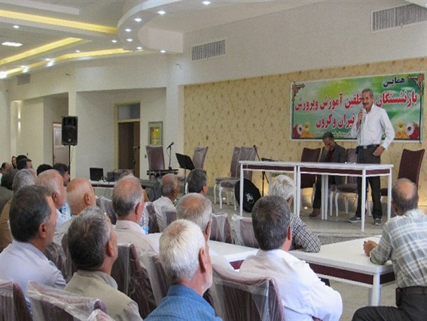 انتخابات و همایش کانون بازنشستگان آموزش و پرورش تیران و کرون برگزار شد+ تصاویر