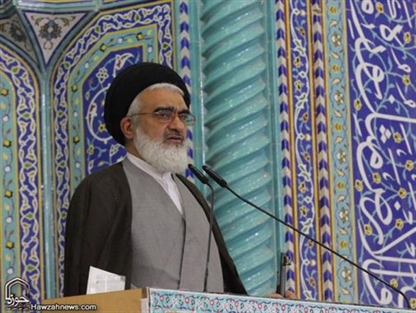بدبین کردن مردم به فعالیت بنیادهای انقلابی بسیار خطرناک است