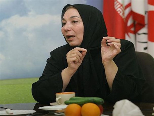 انتقاد پروانه معصومی از اظهار نظر نسنجیده سلبریتی‌ها در ماجرای دختر آبی