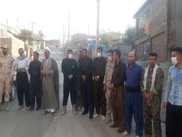 توزیع بیش از ۵۰۰ بسته آب معدنی در روستاهای ثلاث باباجانی