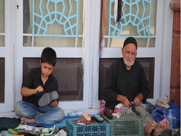 خدمت رسانی جهادگران بسیجی به زائران امام حسین(ع)