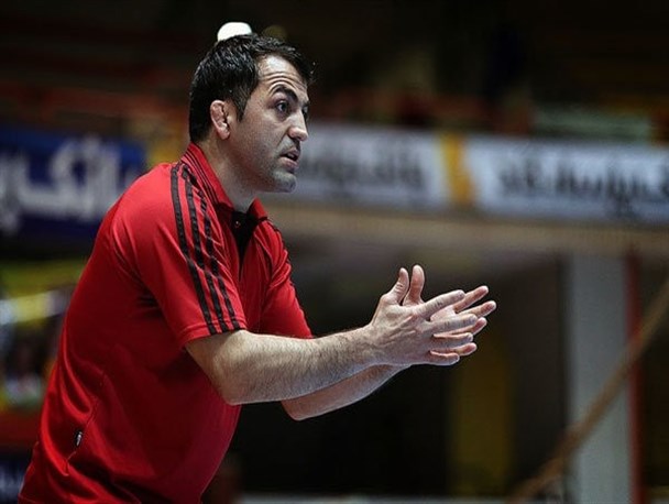 اشکانی: عدم هماهنگی بین سرمربی و ملی‌پوشان بزرگترین ضعف کاروان کشتی فرنگی بود