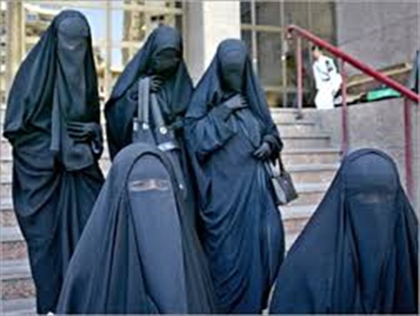 بی حجابی یا بدحجابی یکی از آثار ناهنجاریهای اجتماعی در جامعه