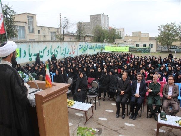 نسل امروز باید با حفظ حجاب فرهنگ ملی ایران را در مقابل دشمنان حفظ کنند