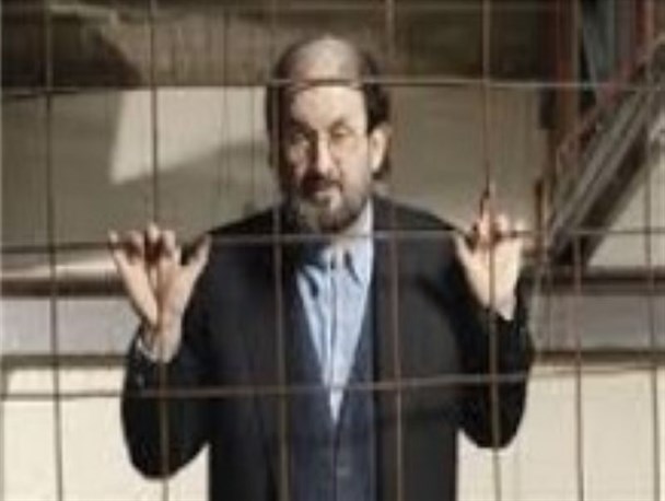 نبایدبه بهانه ازادی بیان نویسندگان هتاک را به نمایشگاه کتاب آلمان دعوت می کردند