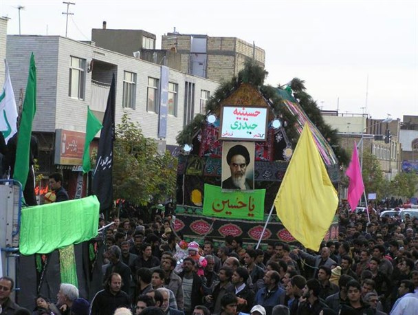 حاشیه ای بر آیین نخل گردانی و دسته بنی اسد روستای فدافن کاشمر در روز دوازدهم محرم