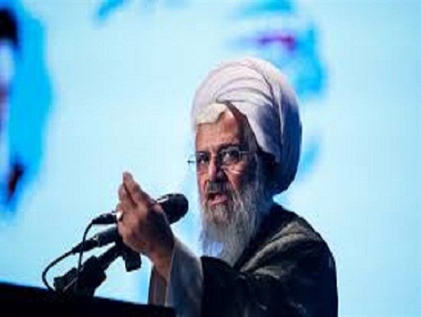 عاشورا در حیات سیاسی اسلام شاهراه مرگ با شرف را ایجاد کرد/ تدبیر مقام معظم رهبری موجب اتحاد بین مسلمانان شده است