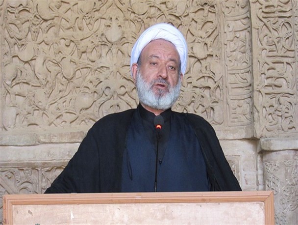 گلایه امام جمعه اردستان از مسوولان آموزش وپرورش به مناسبت هفته اولیا ومربیان