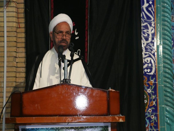 با گذشت 38 سال از انقلاب اسلامی نمازهای جمعه روز به روز با شکوه برگزار میشود
