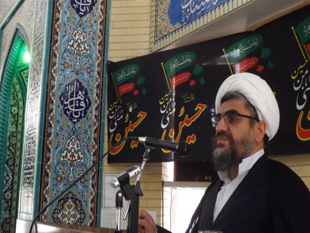 مسجد باید محور همه امور باشد