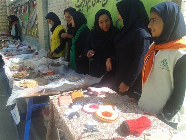 بازارچه کار و فناوری دانش آموزان آموزشگاه فاطمیه بوانات + تصاویر