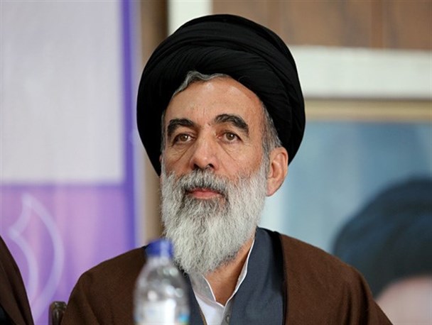 خطبه های نماز جمعه در تقویت روحیه انقلابی مردم بسیار موثر است