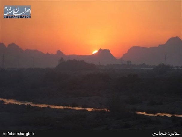 از زمزمه ی کودکان روستایی شرق اصفهان تا نگاه تنهای مادری به زاینده رود/ تصاویر