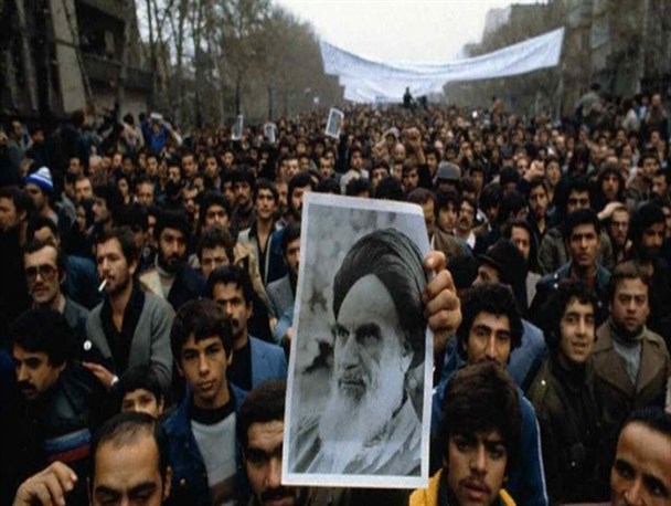 نفوذ و انحراف در انقلاب اسلامی ایران راه به جایی نمی برد